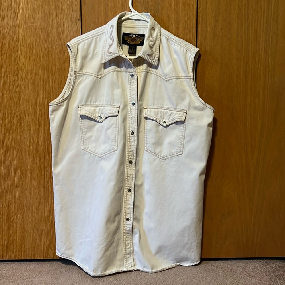 Harley Davidson women’s XL snap front sleeveless cream denim shirt. Embroidered.